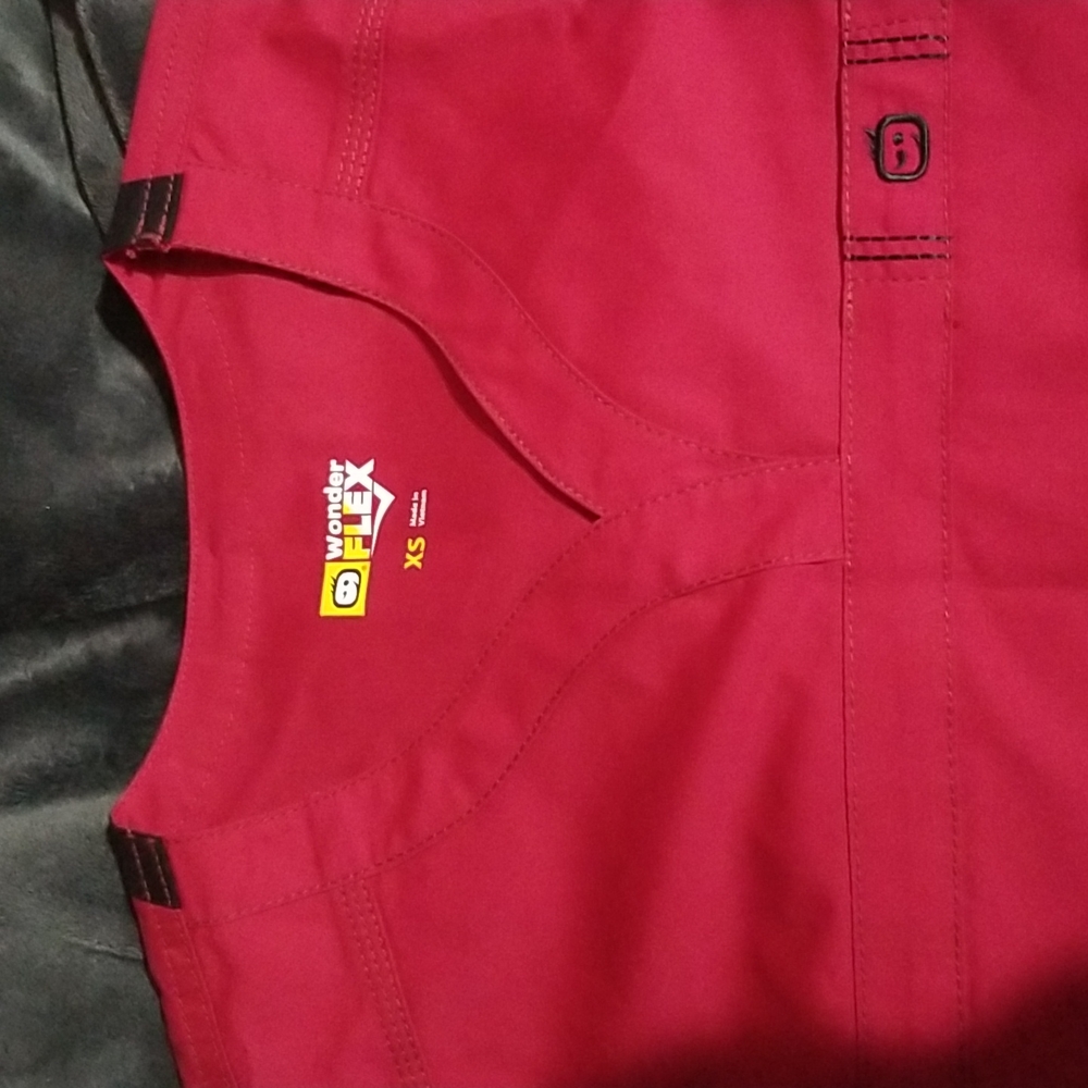 scrub top extra small - Picture 2 of 3